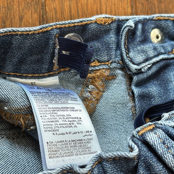 Old Navy Ballerina Distressed Jeans - Picture 4 of 7